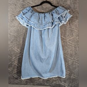 DEREK HEART Off-the-Shoulder Chambray Denim Ruffle Top Shirt Raw Hem Sz Medium